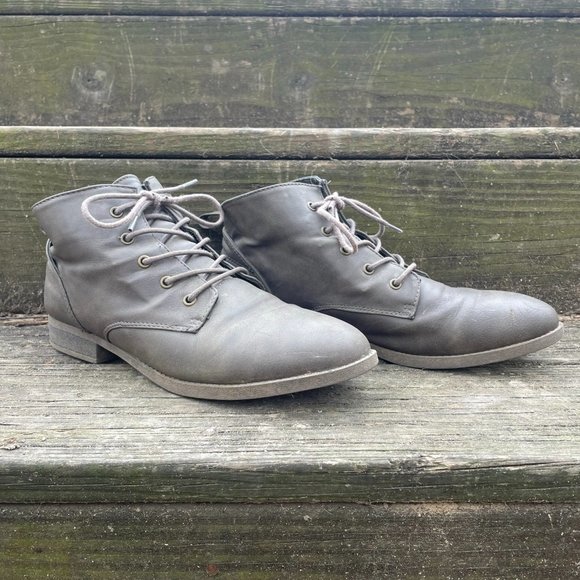 American Eagle Women's Boots - Picture 1 of 5